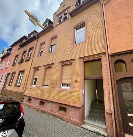 L8 Street-worms Apartment *