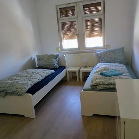 L8 Street-worms Apartment *
