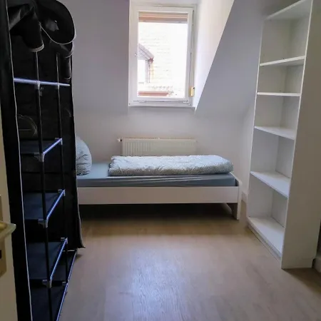 L8 Street-worms Apartment *